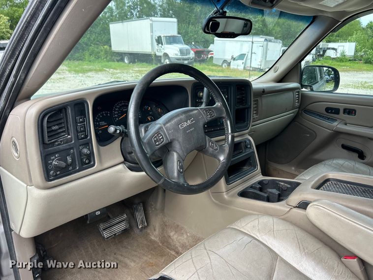 image for item FC2679 2005 GMC Yukon SUV