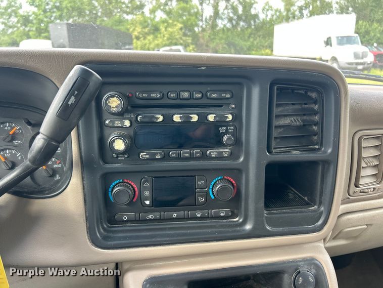 image for item FC2679 2005 GMC Yukon SUV
