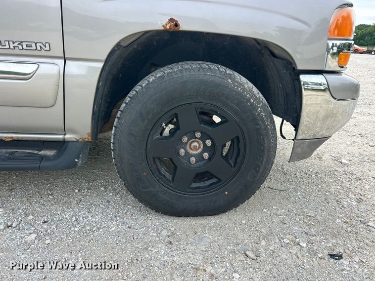 image for item FC2679 2005 GMC Yukon SUV