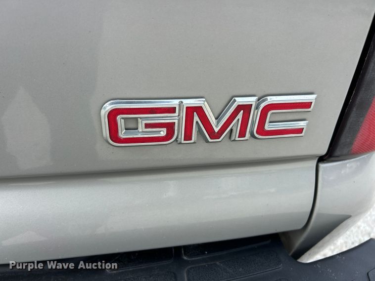 image for item FC2679 2005 GMC Yukon SUV