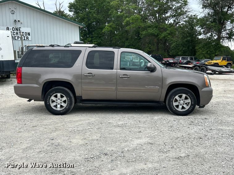 image for item FC2680 2013 GMC Yukon XL SLT SUV