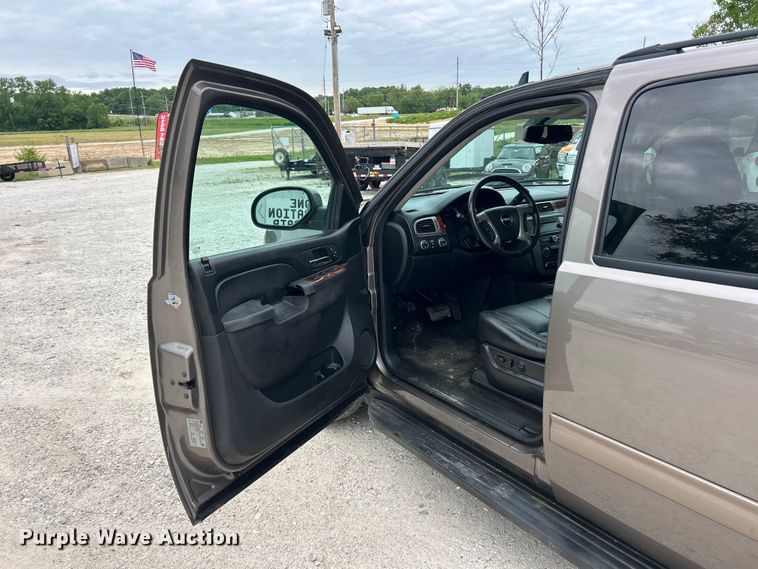 image for item FC2680 2013 GMC Yukon XL SLT SUV