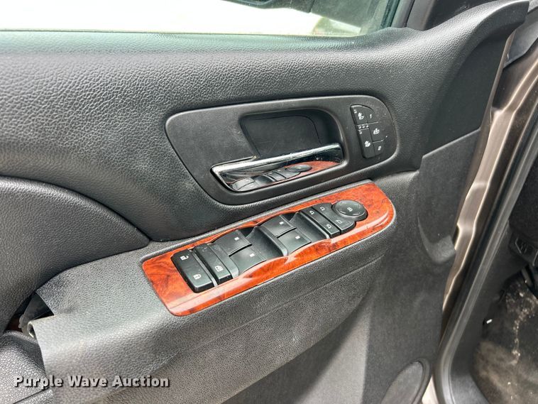 image for item FC2680 2013 GMC Yukon XL SLT SUV
