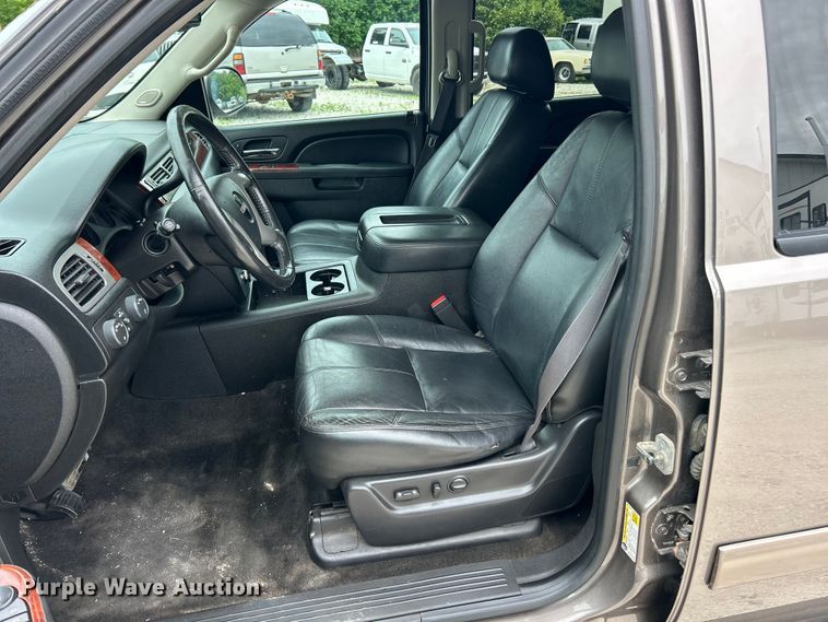 image for item FC2680 2013 GMC Yukon XL SLT SUV