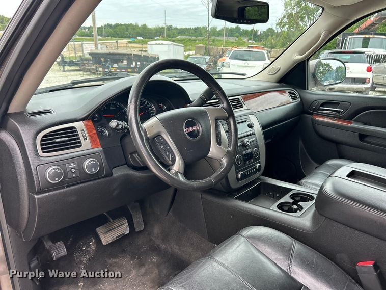 image for item FC2680 2013 GMC Yukon XL SLT SUV