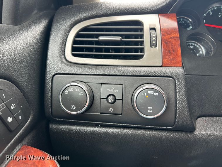image for item FC2680 2013 GMC Yukon XL SLT SUV