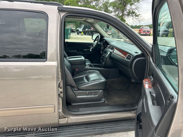 image for item FC2680 2013 GMC Yukon XL SLT SUV
