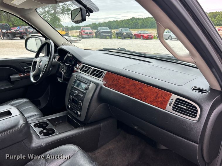 image for item FC2680 2013 GMC Yukon XL SLT SUV