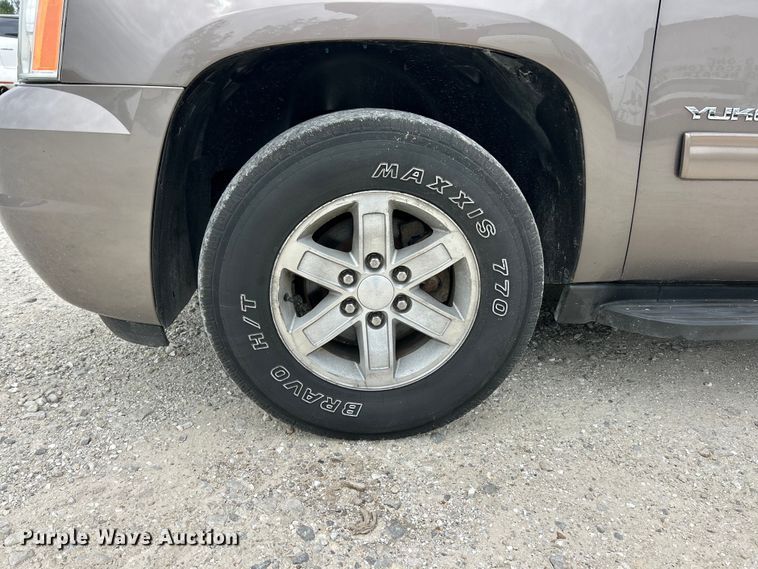 image for item FC2680 2013 GMC Yukon XL SLT SUV