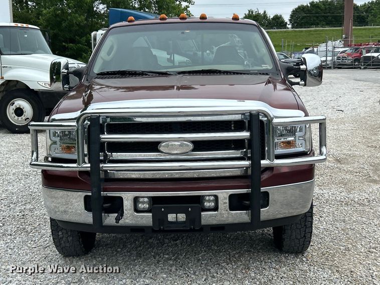 image for item FC2681 2006 Ford F350 Lariat Super Duty Crew Cab pickup truck