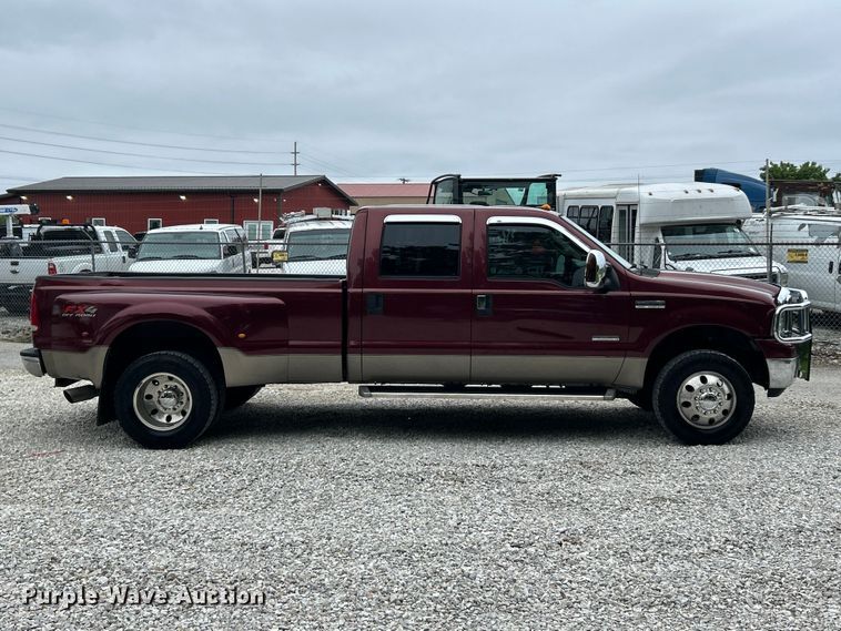 image for item FC2681 2006 Ford F350 Lariat Super Duty Crew Cab pickup truck