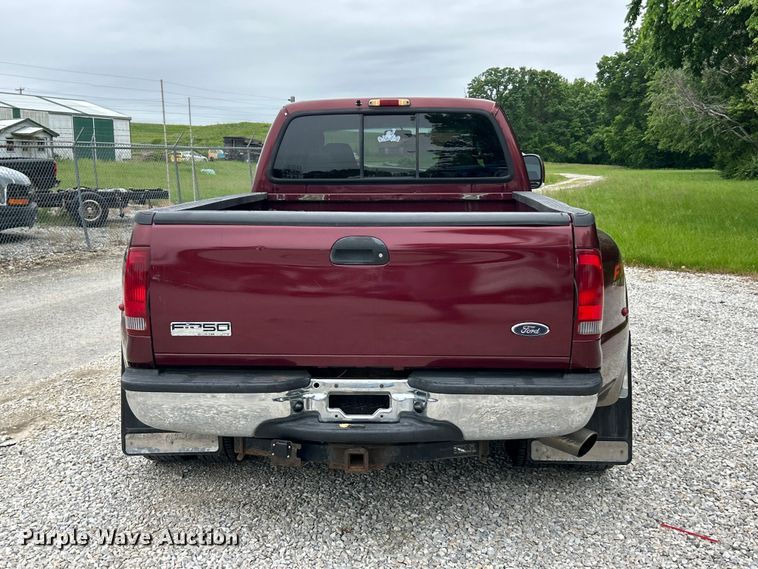 image for item FC2681 2006 Ford F350 Lariat Super Duty Crew Cab pickup truck