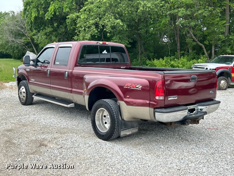 image for item FC2681 2006 Ford F350 Lariat Super Duty Crew Cab pickup truck