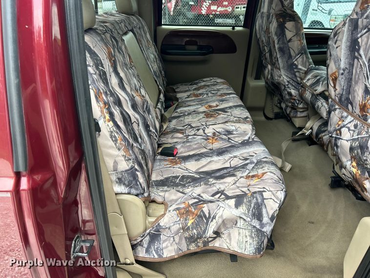 image for item FC2681 2006 Ford F350 Lariat Super Duty Crew Cab pickup truck