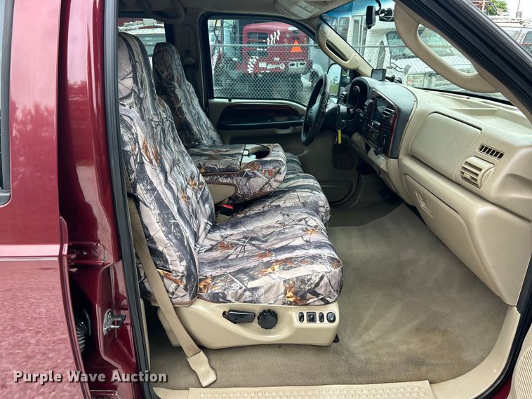 image for item FC2681 2006 Ford F350 Lariat Super Duty Crew Cab pickup truck
