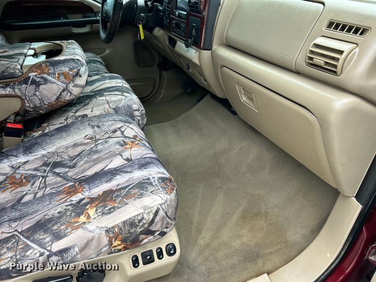 image for item FC2681 2006 Ford F350 Lariat Super Duty Crew Cab pickup truck