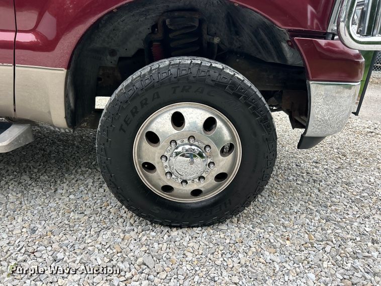 image for item FC2681 2006 Ford F350 Lariat Super Duty Crew Cab pickup truck