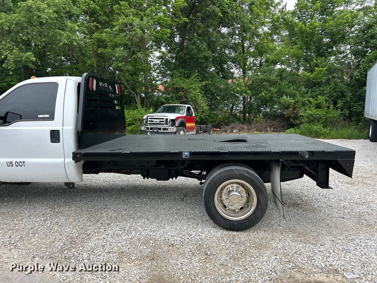 image for item FC2682 2012 Ford F450 Super Duty XL flatbed truck