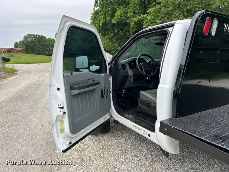 image for item FC2682 2012 Ford F450 Super Duty XL flatbed truck
