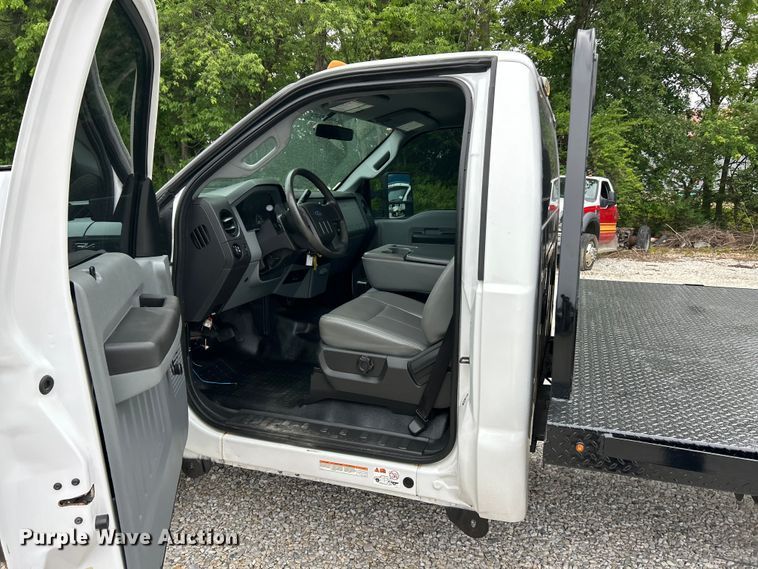 image for item FC2682 2012 Ford F450 Super Duty XL flatbed truck
