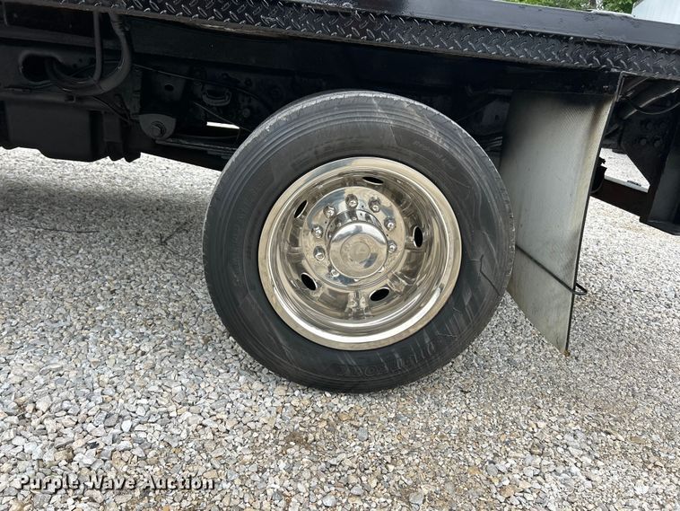 image for item FC2682 2012 Ford F450 Super Duty XL flatbed truck