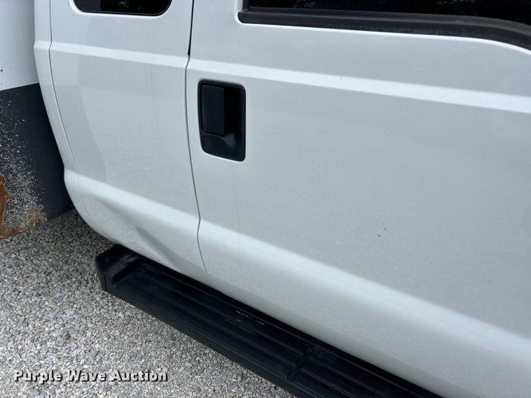 image for item FC2685 2012 Ford F550 Super Duty XLT utility / service truck