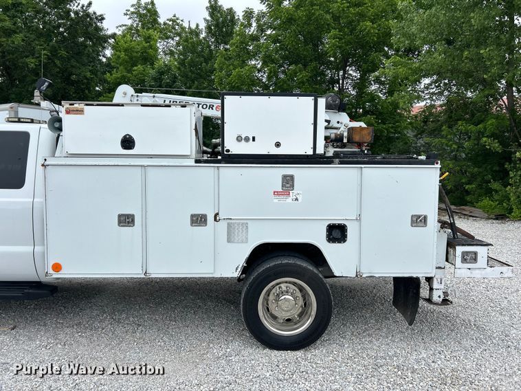 image for item FC2685 2012 Ford F550 Super Duty XLT utility / service truck