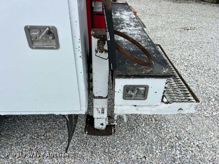 image for item FC2685 2012 Ford F550 Super Duty XLT utility / service truck