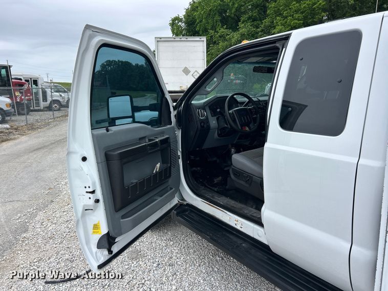 image for item FC2685 2012 Ford F550 Super Duty XLT utility / service truck