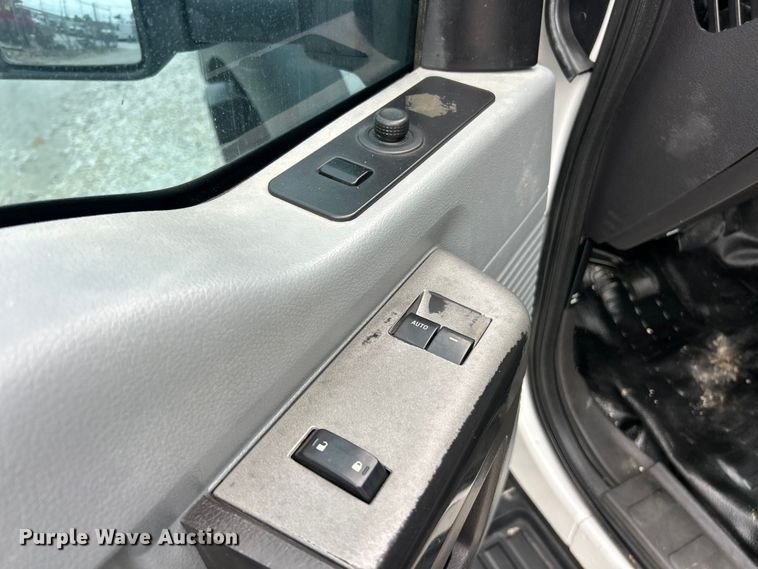 image for item FC2685 2012 Ford F550 Super Duty XLT utility / service truck