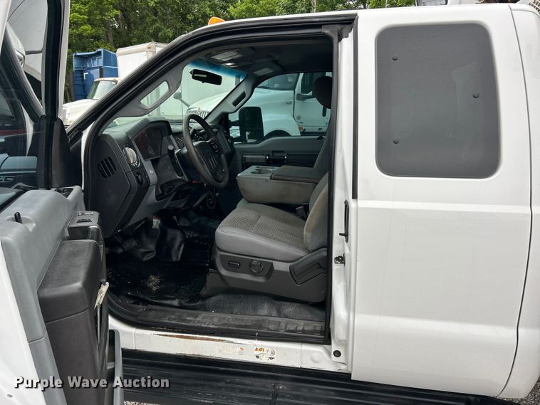 image for item FC2685 2012 Ford F550 Super Duty XLT utility / service truck