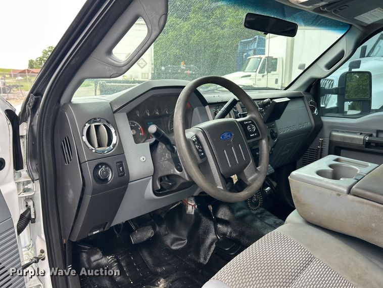 image for item FC2685 2012 Ford F550 Super Duty XLT utility / service truck
