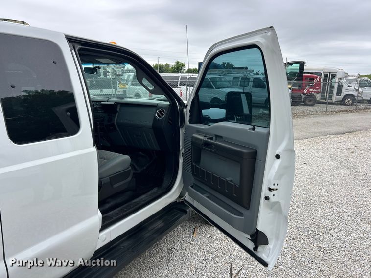 image for item FC2685 2012 Ford F550 Super Duty XLT utility / service truck