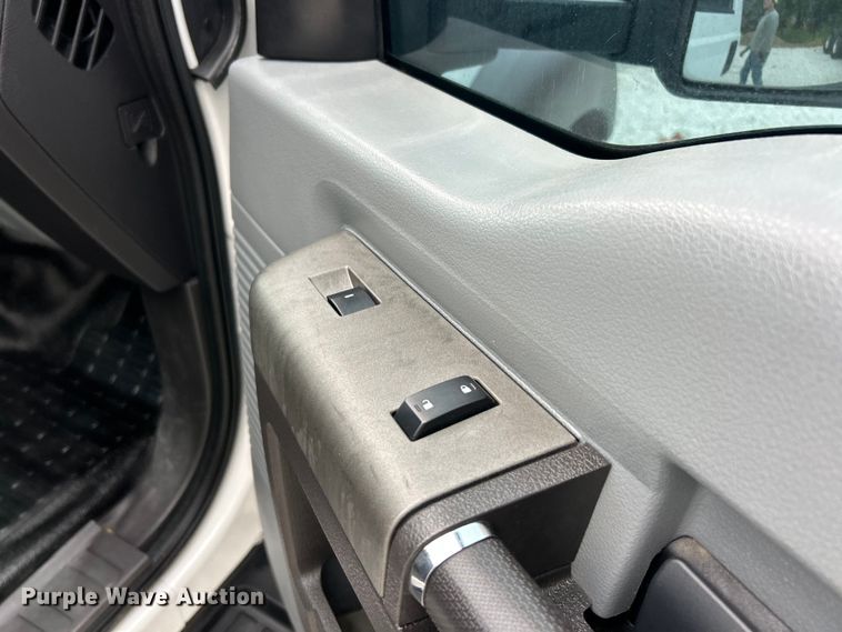 image for item FC2685 2012 Ford F550 Super Duty XLT utility / service truck