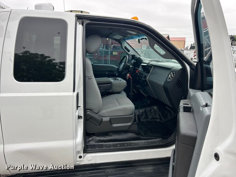 image for item FC2685 2012 Ford F550 Super Duty XLT utility / service truck