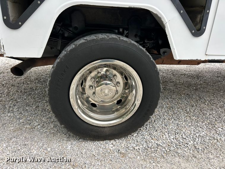 image for item FC2685 2012 Ford F550 Super Duty XLT utility / service truck