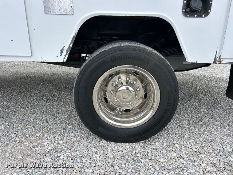 image for item FC2685 2012 Ford F550 Super Duty XLT utility / service truck