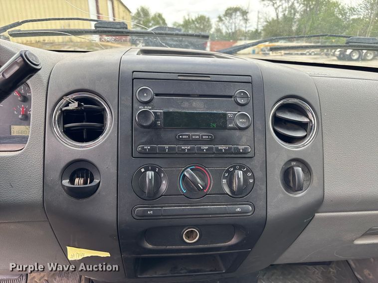 image for item FC4583 2004 Ford F150 Ext. Cab pickup truck