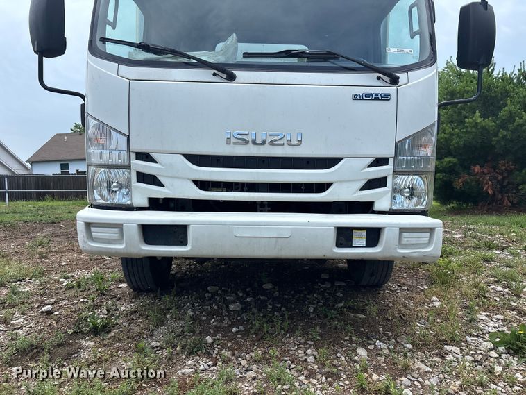 image for item FC4658 2017 Morgan Isuzu NPR HD box truck