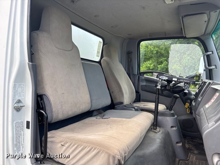 image for item FC4658 2017 Morgan Isuzu NPR HD box truck