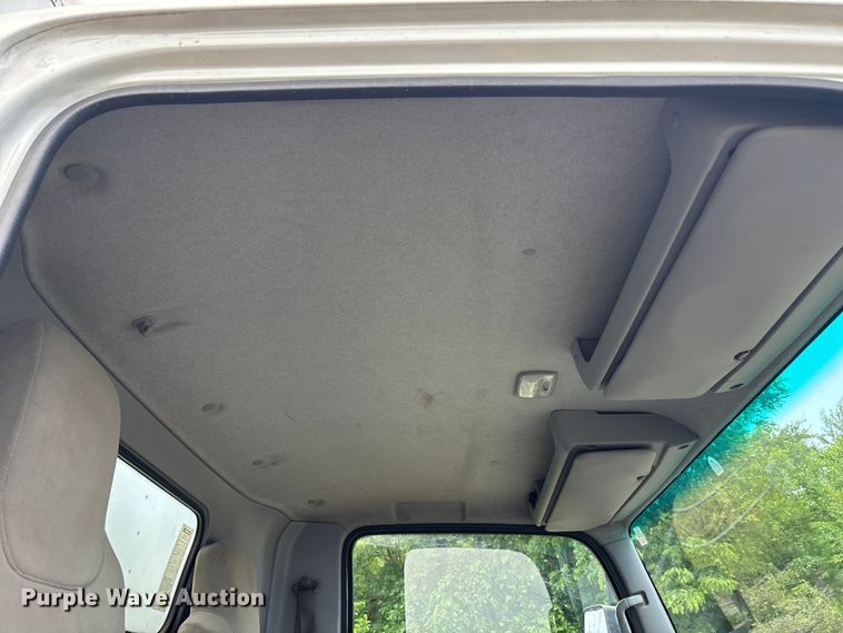image for item FC4658 2017 Morgan Isuzu NPR HD box truck