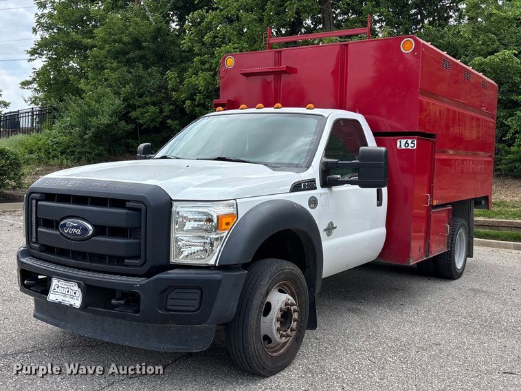 image for item FC4661 2015 Ford F550 Super Duty chipper truck