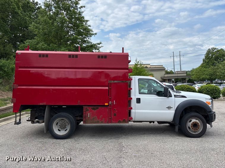 image for item FC4661 2015 Ford F550 Super Duty chipper truck
