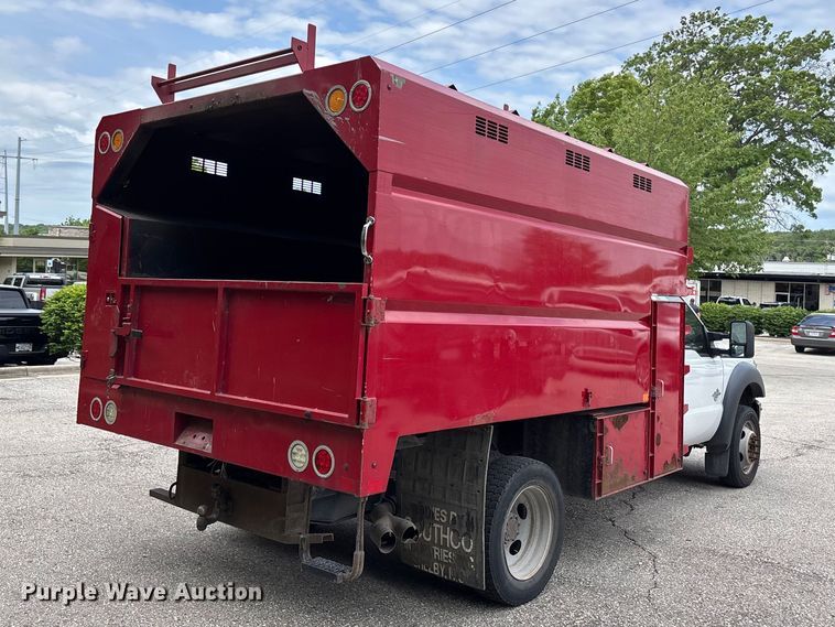 image for item FC4661 2015 Ford F550 Super Duty chipper truck