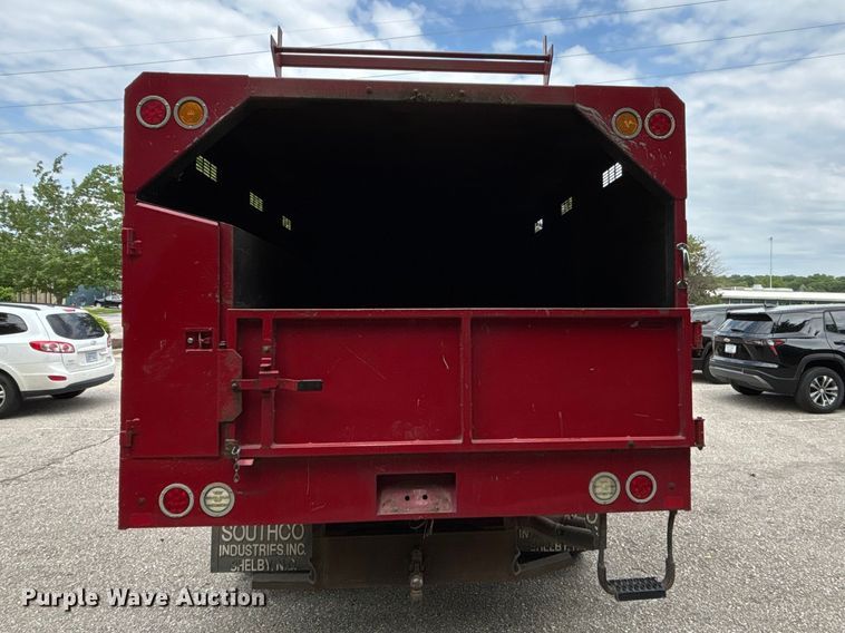 image for item FC4661 2015 Ford F550 Super Duty chipper truck