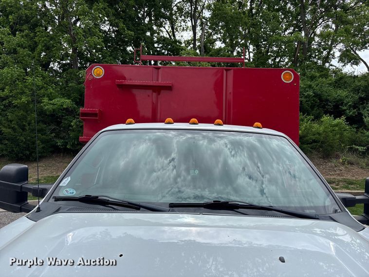 image for item FC4661 2015 Ford F550 Super Duty chipper truck