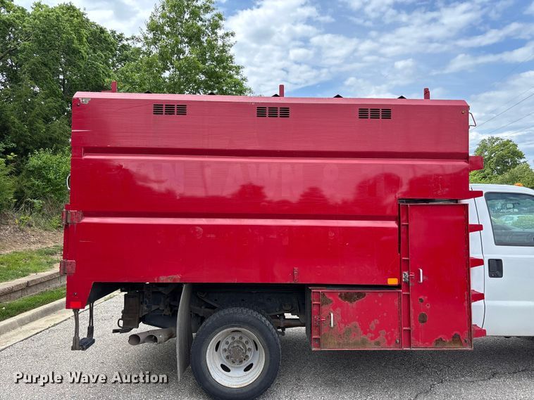 image for item FC4661 2015 Ford F550 Super Duty chipper truck
