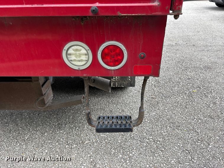 image for item FC4661 2015 Ford F550 Super Duty chipper truck