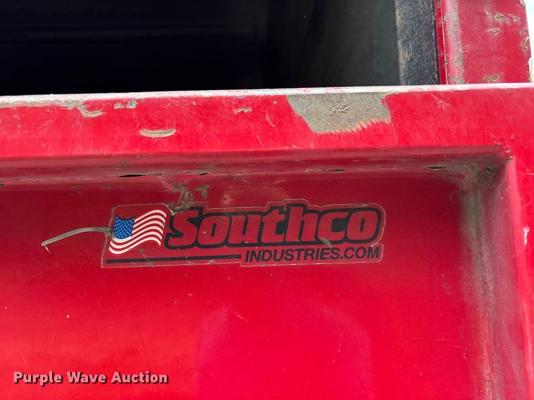 image for item FC4661 2015 Ford F550 Super Duty chipper truck