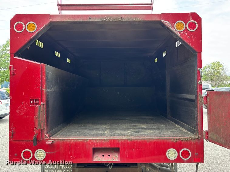 image for item FC4661 2015 Ford F550 Super Duty chipper truck